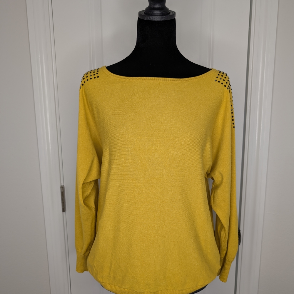 Cable & Gauge Yellow Women's Sweater with Studded Shoulders